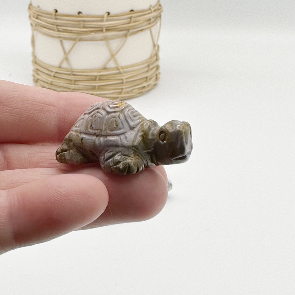 1" Turtle Figurines Hand Carved Choice of Stone - Picture 6 of 12